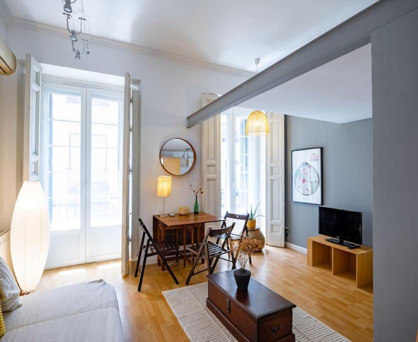 Beautiful Apartment In Malasana For 3 Pax - Ferrer Madrid Exteriér fotografie